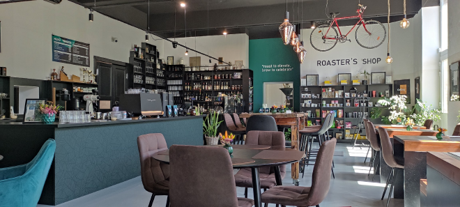 OneEleven kávépörkölő és kávézó